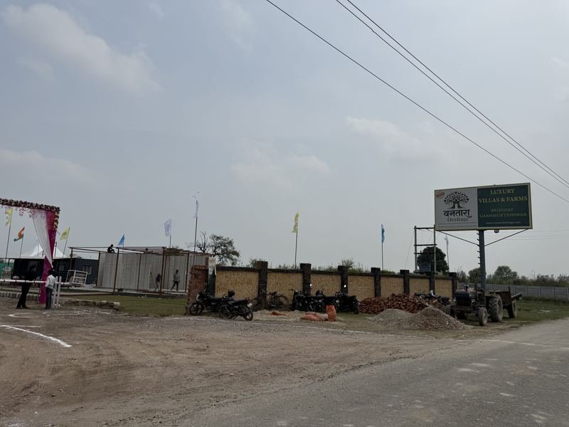 Vantara Heritage Garhmukteshwar – Site Hoarding and Approach Road